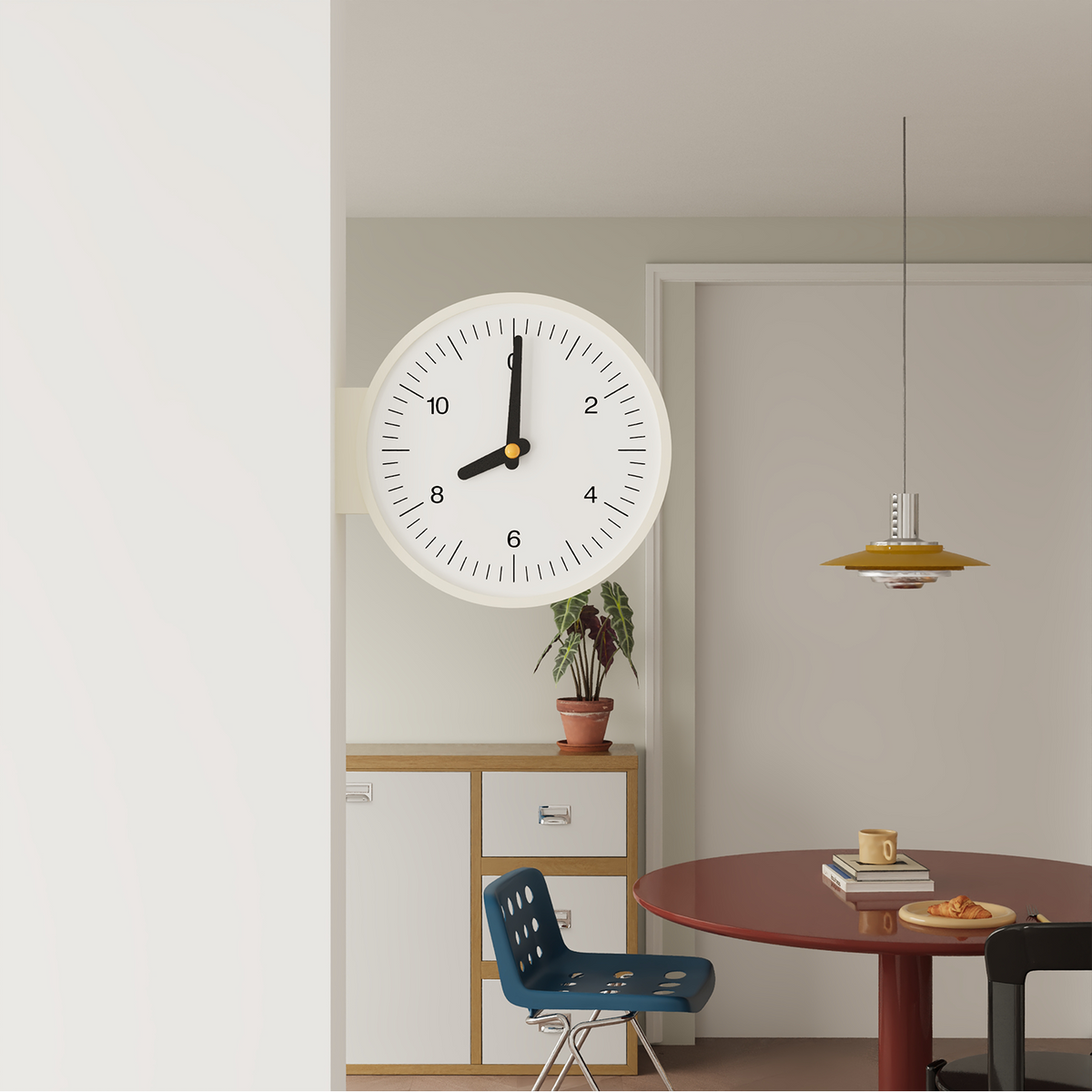 Horloge décorative minimaliste posée sur un bureau contemporain